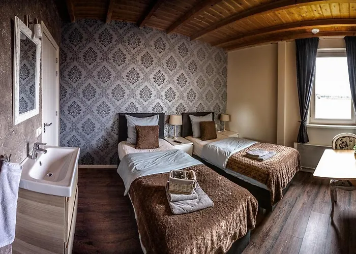 Gasthoeve-de-drie-eiken 3* Oploo